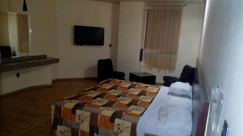 Motel Paraiso Suites Керетаро Экстерьер фото