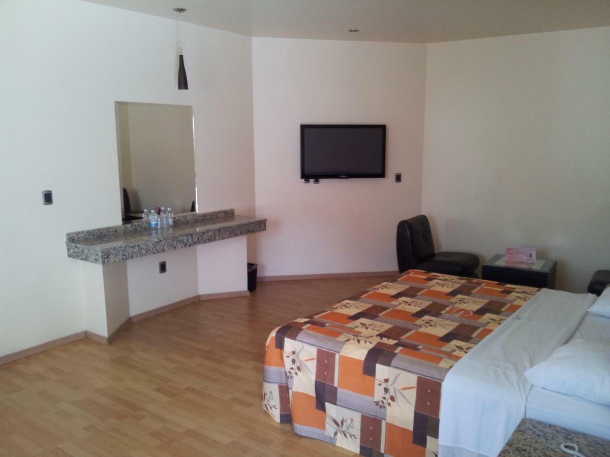 Motel Paraiso Suites Керетаро Экстерьер фото